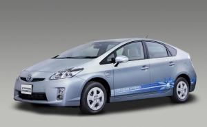 Toyota Prius Plug-In Hybrid 2010 года